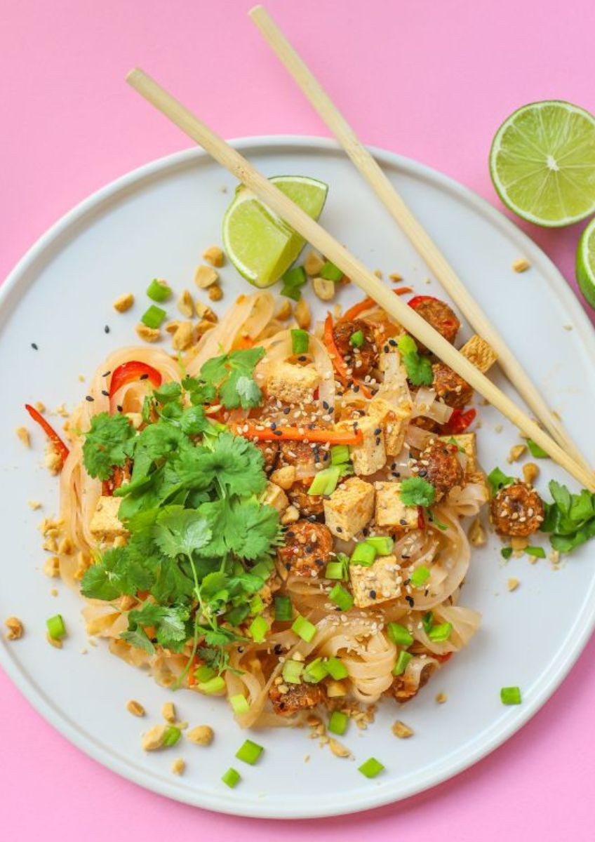 Kiełbaski, parówki i kaszanki - Roślinne Kiełbaski węgierskie - 180g - produkt tpnutrhqfx.cfolks.pl 2