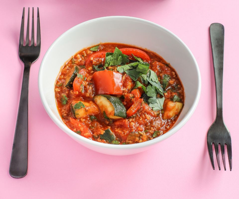 Leczo z roślinnym mielonym a’la wołowe krok po kroki 4 Przepis na leczo z roślinnym mielonym a’la wołowym 4