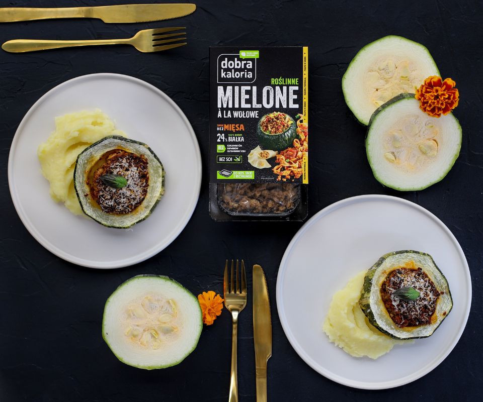 Jak zrobić krążki cukinii faszerowane roślinnym mielonym à la wołowe 1 Krążki cukinii faszerowane roślinnym mielonym à la wołowe przepis 1